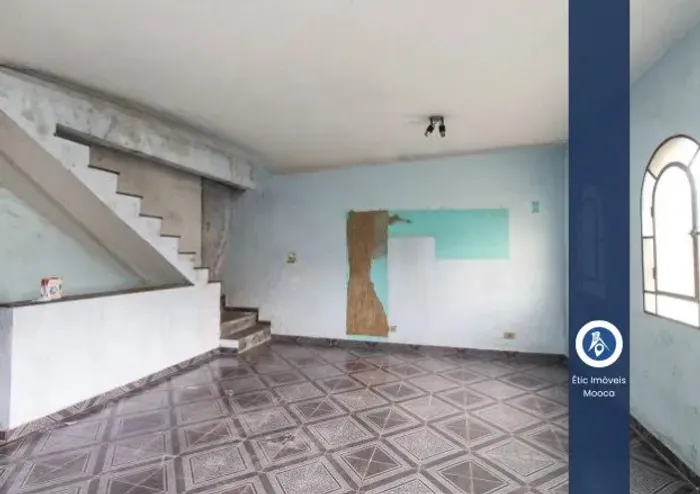Galpão na V. Oratório, 735m², 6 Vagas