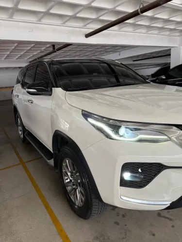 Toyota Hilux SW4 SRX 4X4 2.8 TDI 16V Dies. Aut. 2017