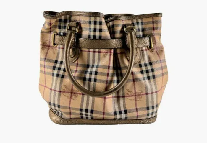 Bolsa burbery original comprei no etiqueta única.em ótimo estado