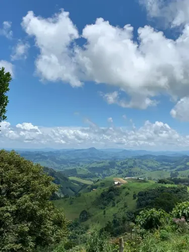 Imóvel para venda tem 48000 metros quadrados em Centro - Gonçalves - MG
