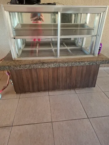 Expositor de espetinho refrigerado