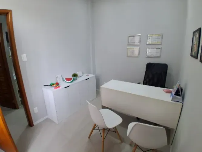 Sala para consultório pronta para começar a atender