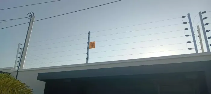 Motor de portão. Cerca elétrica. Concertina