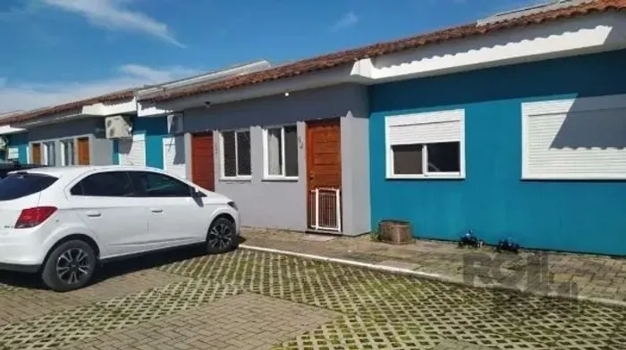 Casa em Condomínio Fechado com 2 Dormitórios na Ponta Grossa
