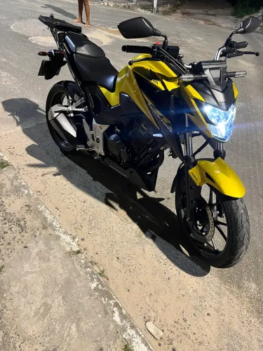 Cb300F único dono moto de garagem 