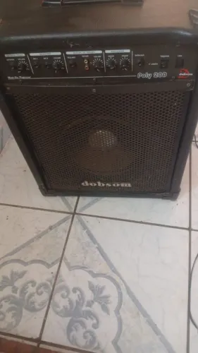 Caixa de som amplificada