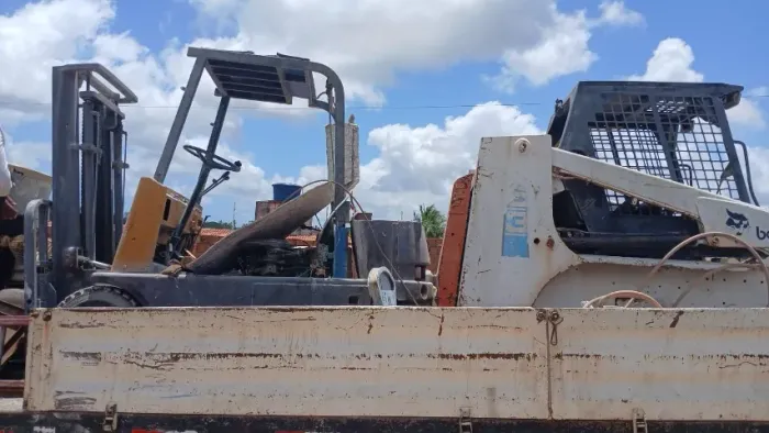 EMPILHADEIRA E BOBCAT
