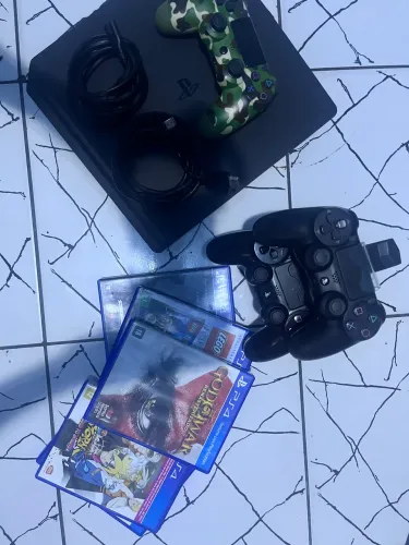  PS4 1TB Completo com 3 Controles e 9 Jogos.