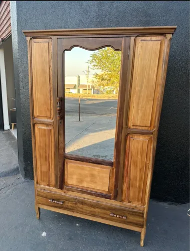 Guarda Roupa Vintage - Madeira Maciça - Restaurado 