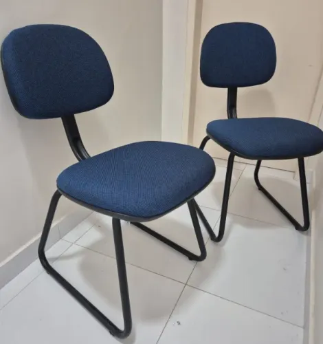 Cadeira fixa arco estofada 180 a unidade