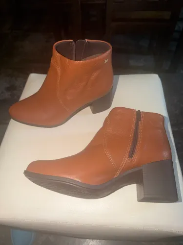 Bota Bottero marrom caramelo 38 nunca usada