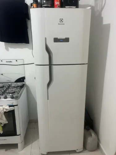 Geladeira Electrolux Frost Free 371L Função Drink Express Duplex Branca DFN41