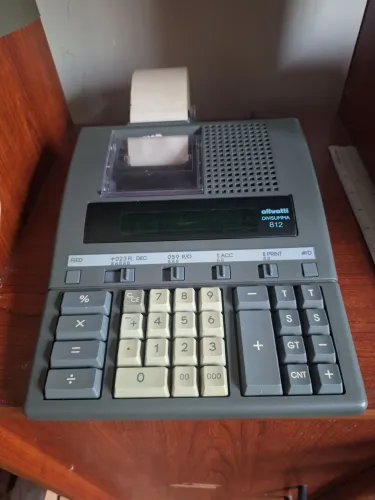 CALCULADORA DE MESA OLIVETTI