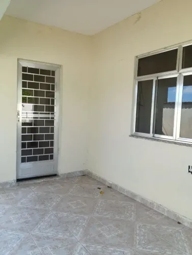 Vendo casa em seropedica km 42 próximos a mercados farmácias escolas creches transportes