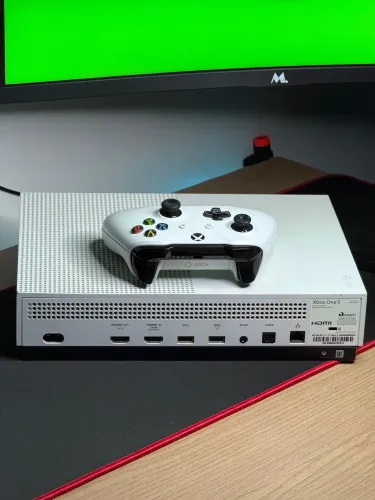 Xbox One S 1TB Com Controle + Jogos