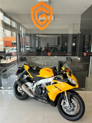 Aprilia RSV4 R