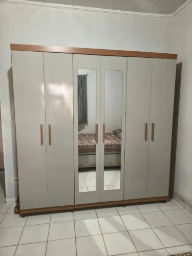 VEMDO GUARDA ROUPA CASAL, NUNCA USAMOS...!