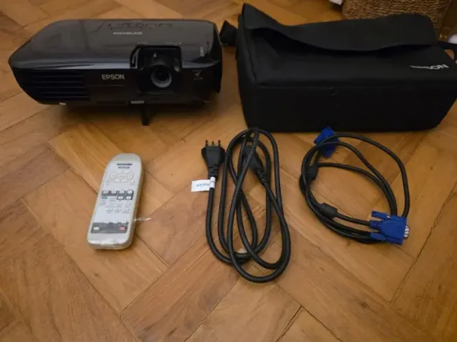 Epson PowerLite S10+ Projetor 2600 Lumens SVGA