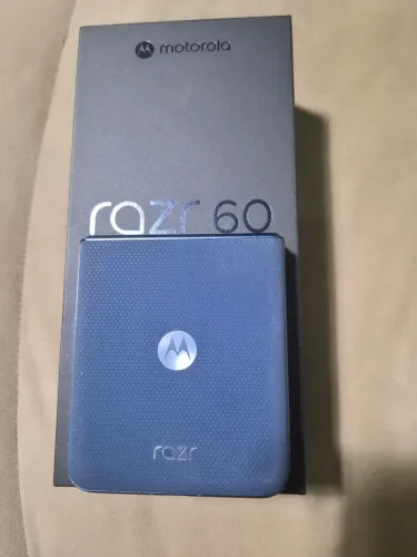 Motorola razr 60 256