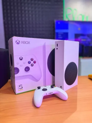 Xbox Series S c/ Garantia completo