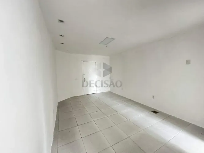 Sala Comercial para Alugar em Savassi (BH) | 30m² | 1 Banheiro | Portaria 24h