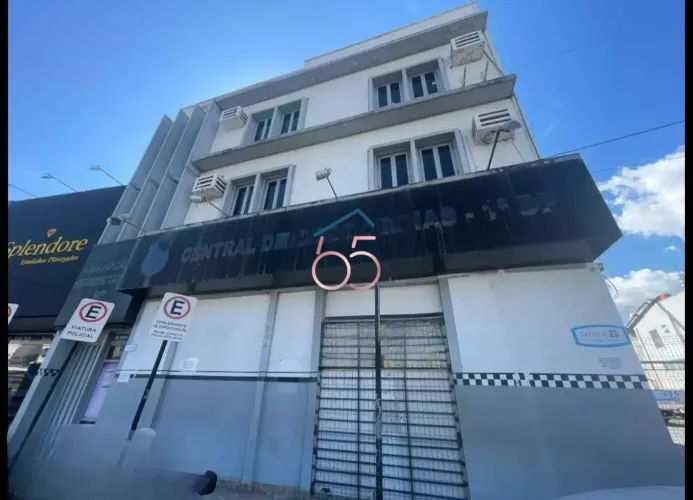 Prédio comercial 3 pavimentos e estacionamento privativo no Centro da cidade!