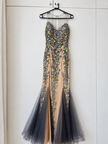 Vestido de festa longo sereia com pedrarias