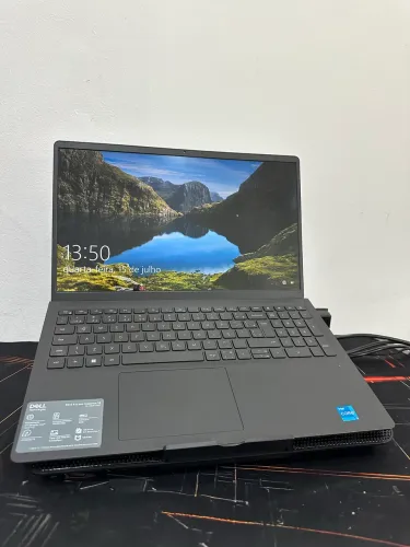 Notebook Dell i3 12ª Geração, 8GB RAM, SSD 256GB, Tela 15 Full HD (Perfeito Estado)
