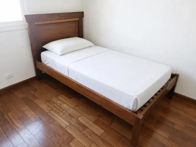 Cama tamanho de viuva/solteirão