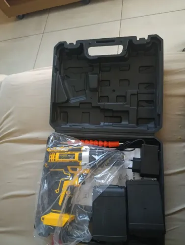 Furadeira  e parafusadeira 