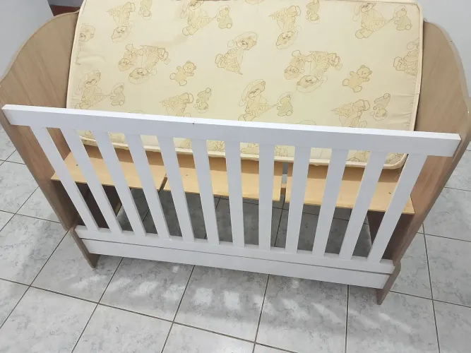 Berço com colchão