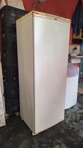 Vendo Geladeira Consul 350 litros em ótimo estado