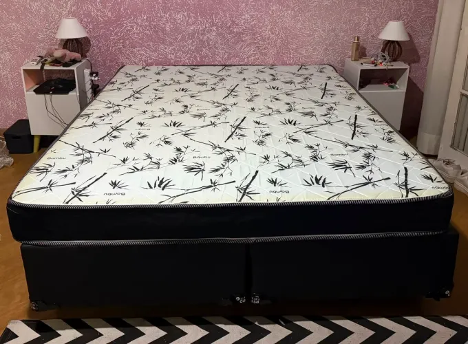 Cama Queen 4meses de uso