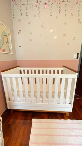 Berço Sorrento Mini Branco Cama com Molduras e Pés Mel