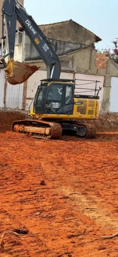 ESCAVADEIRA HIDRÁULICA JOHN DEERE 200G (2021) - 1.021 HORAS
