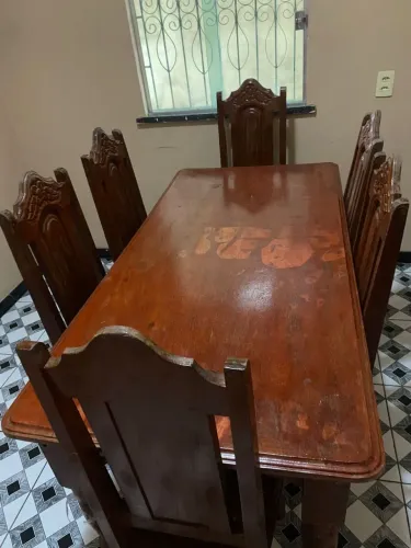 Vendo o jogo de mesa de Jantar de Madeira com 6 cadeiras usada