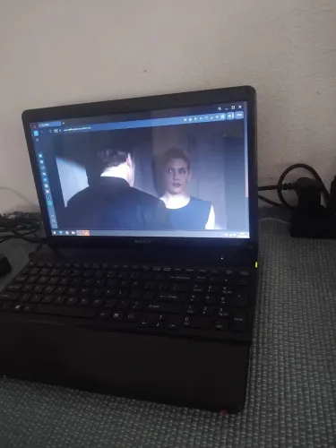 Notebook Sony VAIO VPCEE47FB, funcionando y listo para usar.