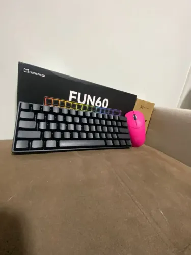 Teclado fun60 mouse delux rosa sem fio usado em estado bom
