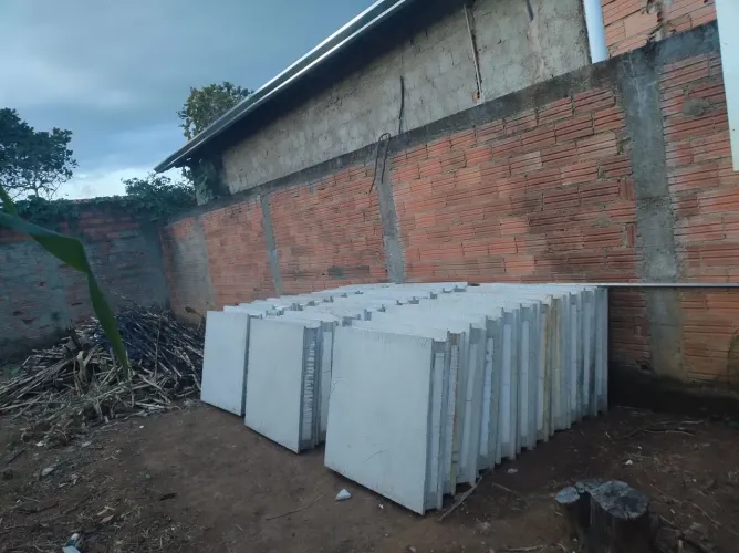 Bloco de 90x90x13 EPS e micro concreto 