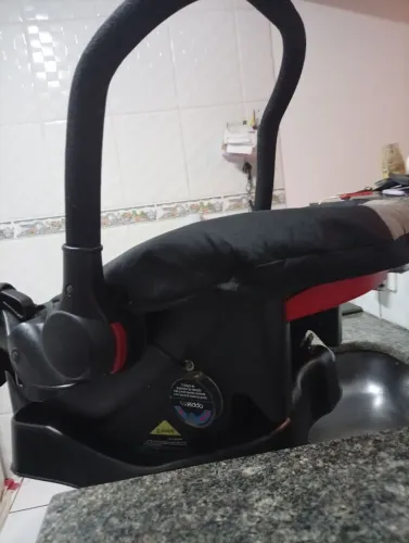 Bebê conforto reclinável com suporte 