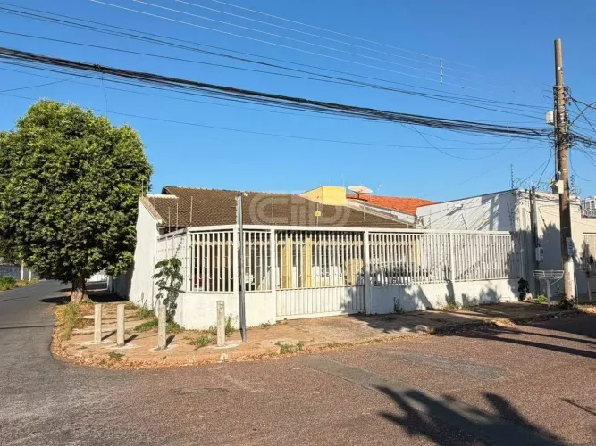 Casa à venda com quatro quartos no Boa Esperança
