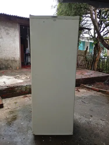 Geladeira Brastemp 340 litros funcionando perfeitamente