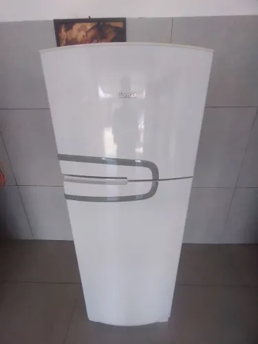 Geladeira cônsul semi nova 