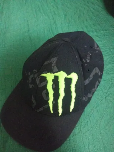 Boné Monster energy parceria