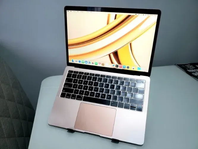 Macbook Air 2018 Novinho | SSD 256GB | 8GB Ram | Placa De Video 1,5 GB | Aceito Cartão!!!