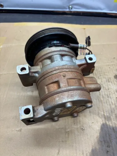 Compressor ar condicionado Renault Kwid 2022
