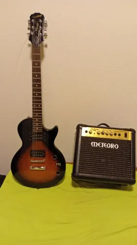 Guitarra Epiphone Les Paul e amplificador Meteoro