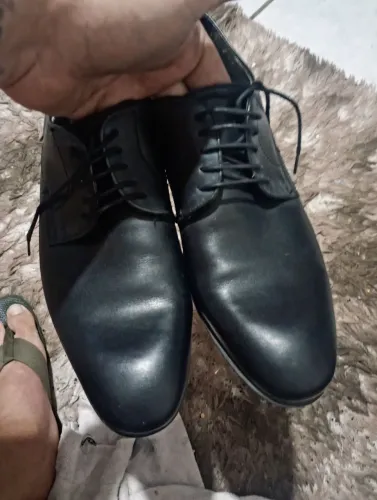 Sapato em couro marca Zara Man n42