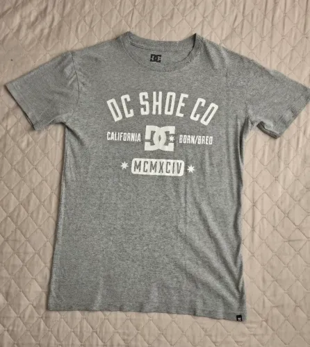 Camisa Dc Shoes cinza tamanho P 70x45