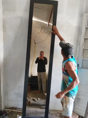 Espelho gigante 2.33 metros só hoje . Pra vende logo